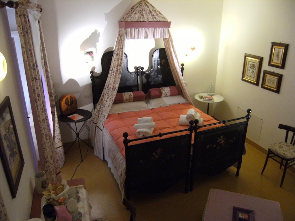 Elizabeth B&B Cagliari Bilik gambar
